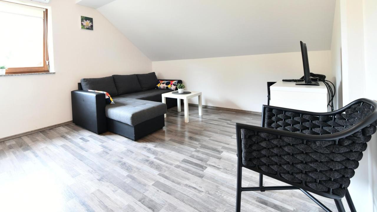 Apartman Mate Rakovica Buitenkant foto