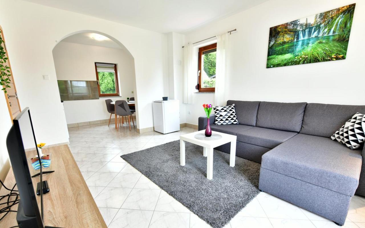 Apartman Mate Rakovica Buitenkant foto