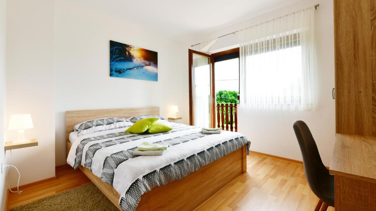 Apartman Mate Rakovica Buitenkant foto