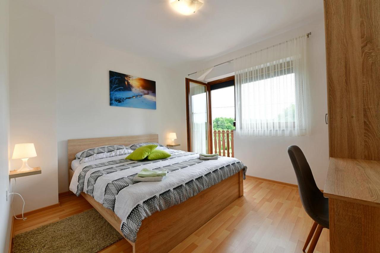 Apartman Mate Rakovica Buitenkant foto