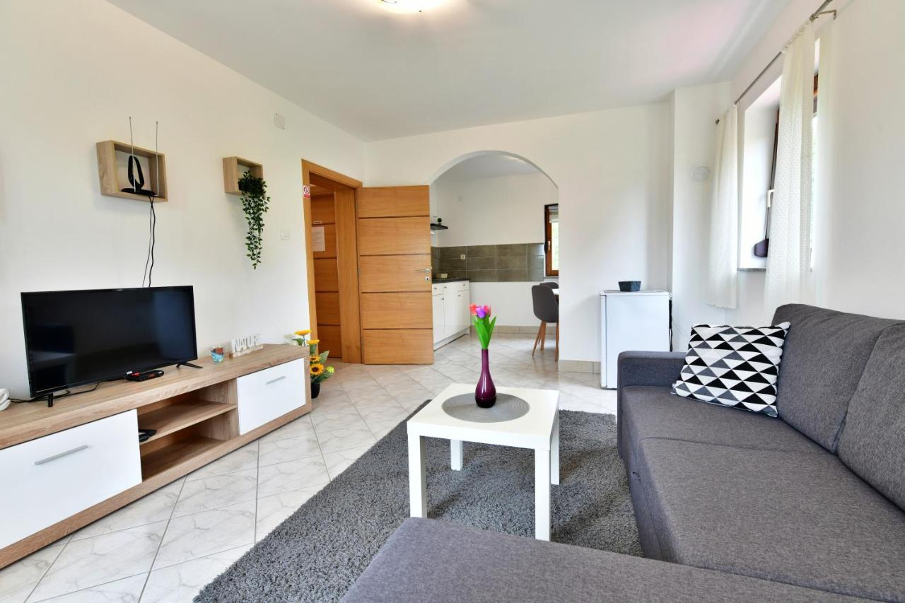 Apartman Mate Rakovica Buitenkant foto